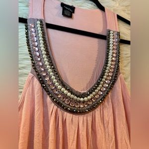 Rhinestoned collared pink top 💖🌸💖